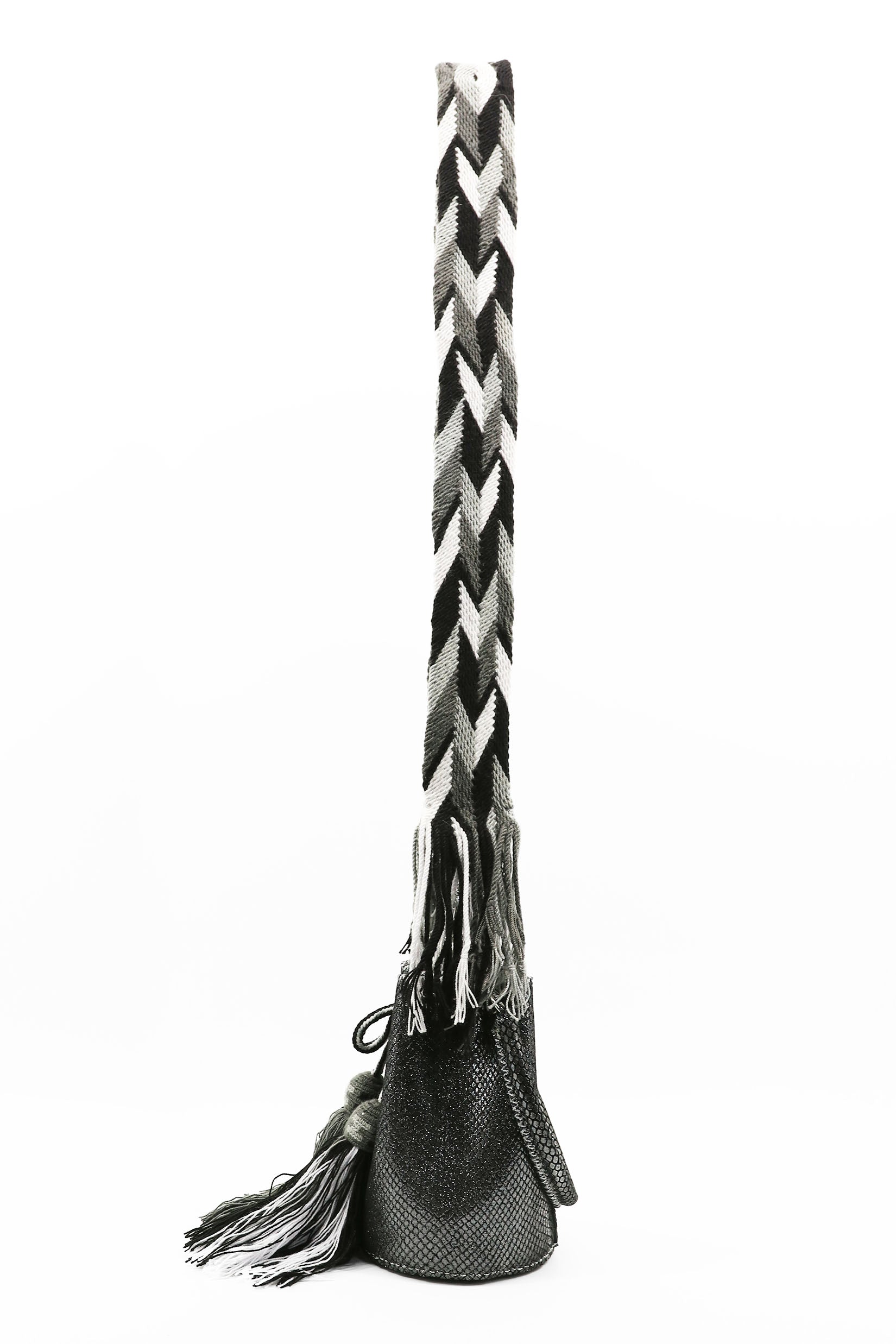 APÜNÜ BUCKET BAG X-SMALL PYTHON / BLACK & SILVER - GRAY #360015