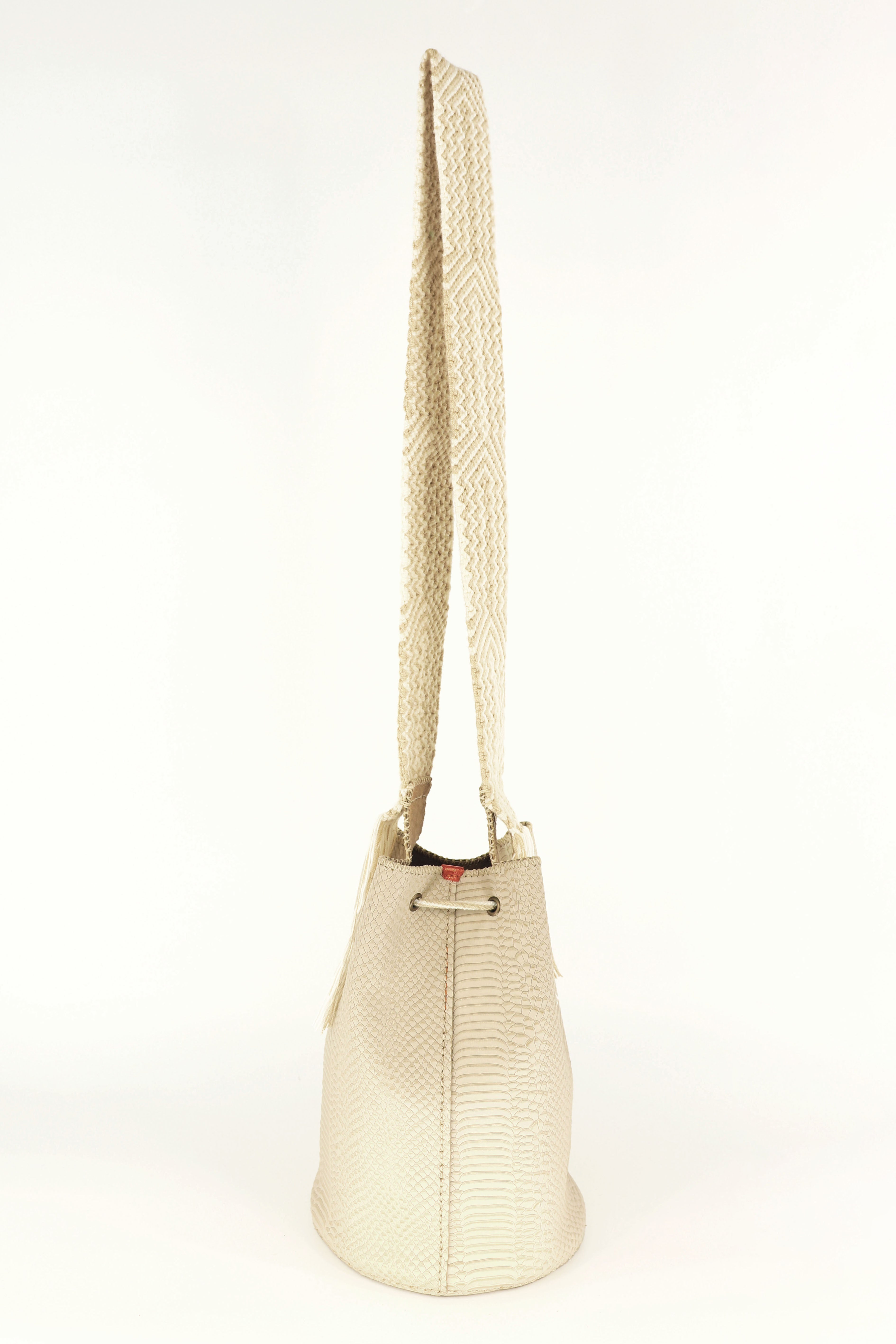 APÜNÜ BUCKET BAG LARGE / CROCO BEIGE - BEIGE #110047