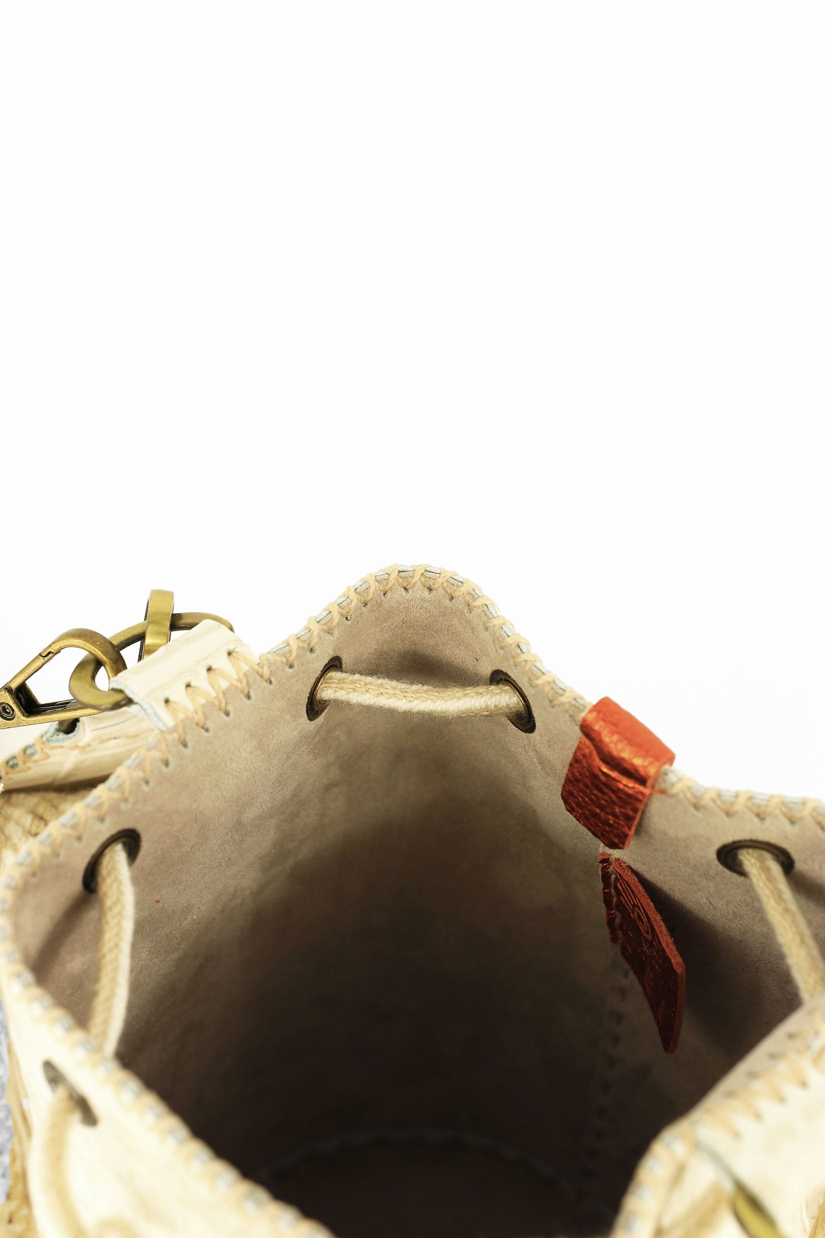 APÜNÜ BUCKET BAG X-SMALL / CROCO OFF WHITE - LIGHT BEIGE #360007