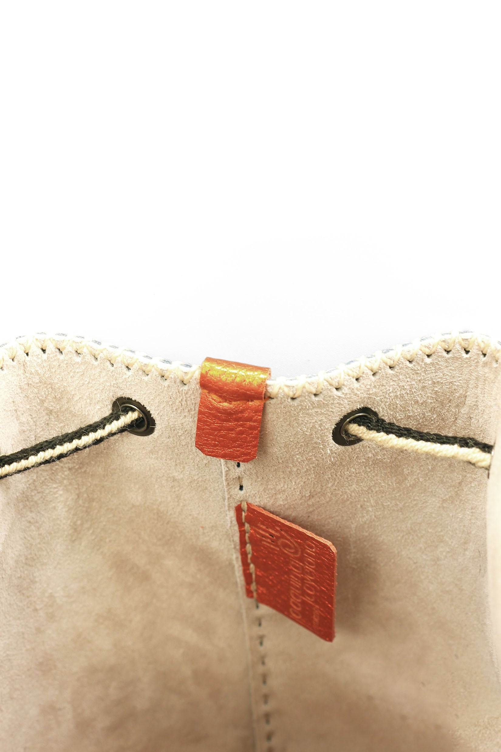 APÜNÜ BUCKET BAG SMALL / CRCKL PATENT BLK - BEIGE #120047