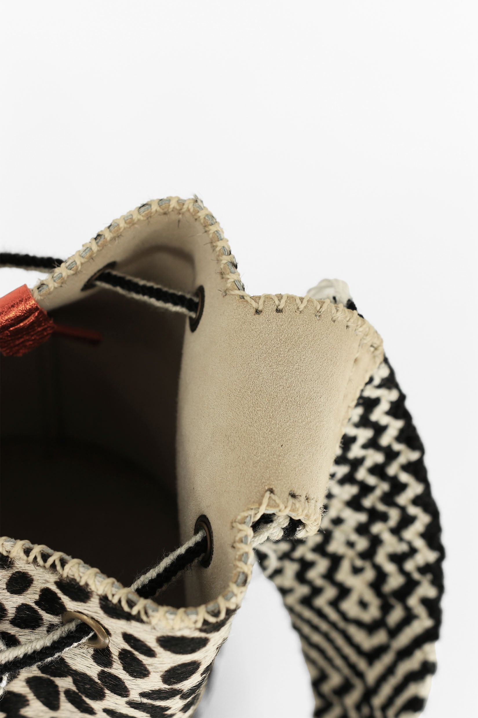 APÜNÜ BUCKET BAG SMALL FURRY / WHI&BLK DOTS - BEIGE #130021