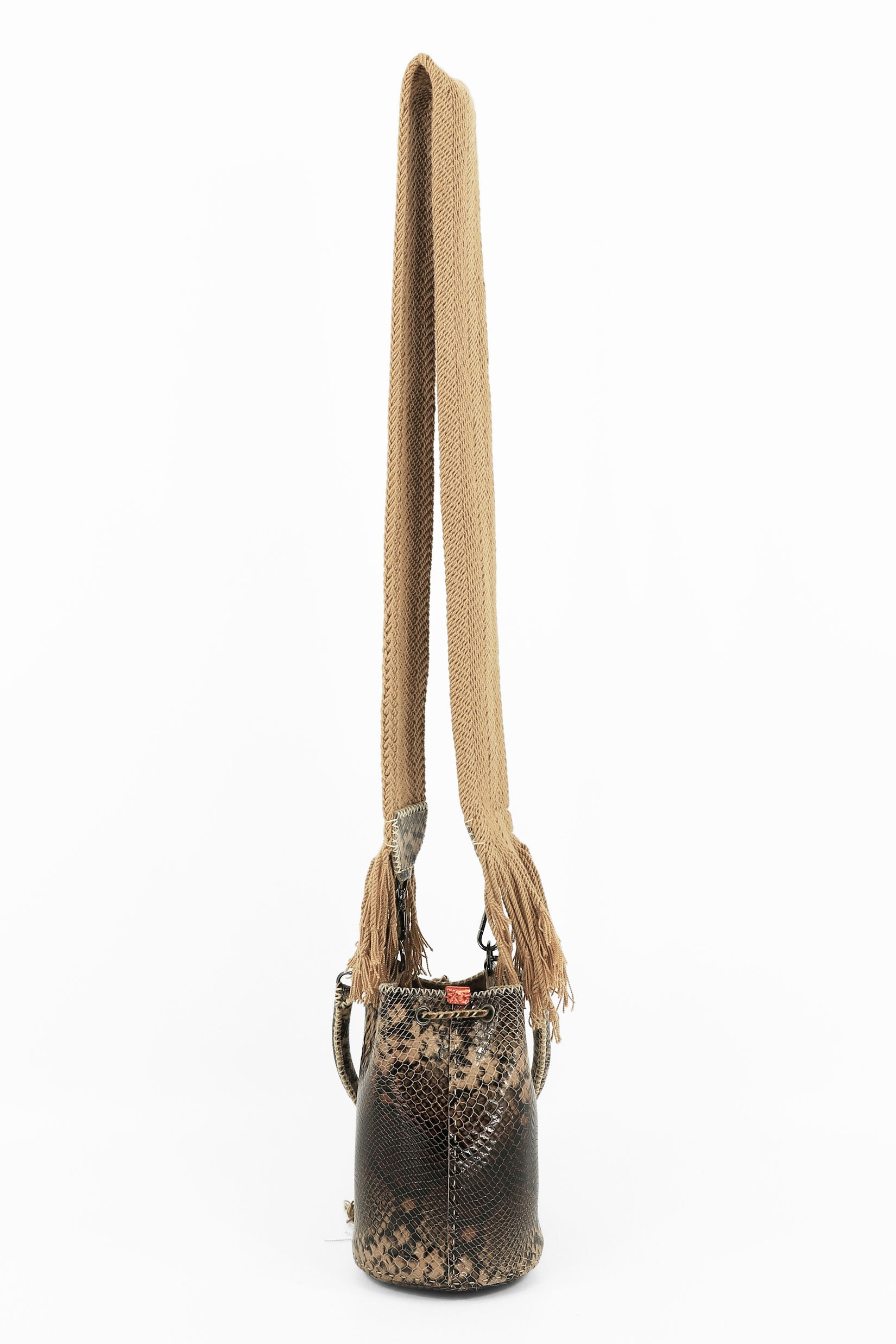 APÜNÜ BUCKET BAG X-SMALL / PYTHON DRK BRW - BEIGE #360023