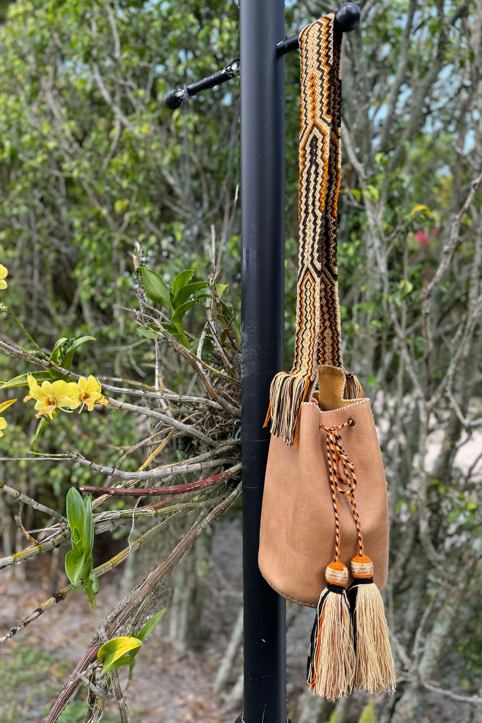 APÜNÜ BUCKET BAG LARGE / CAMEL MUSTARD - MUSTARD #110041