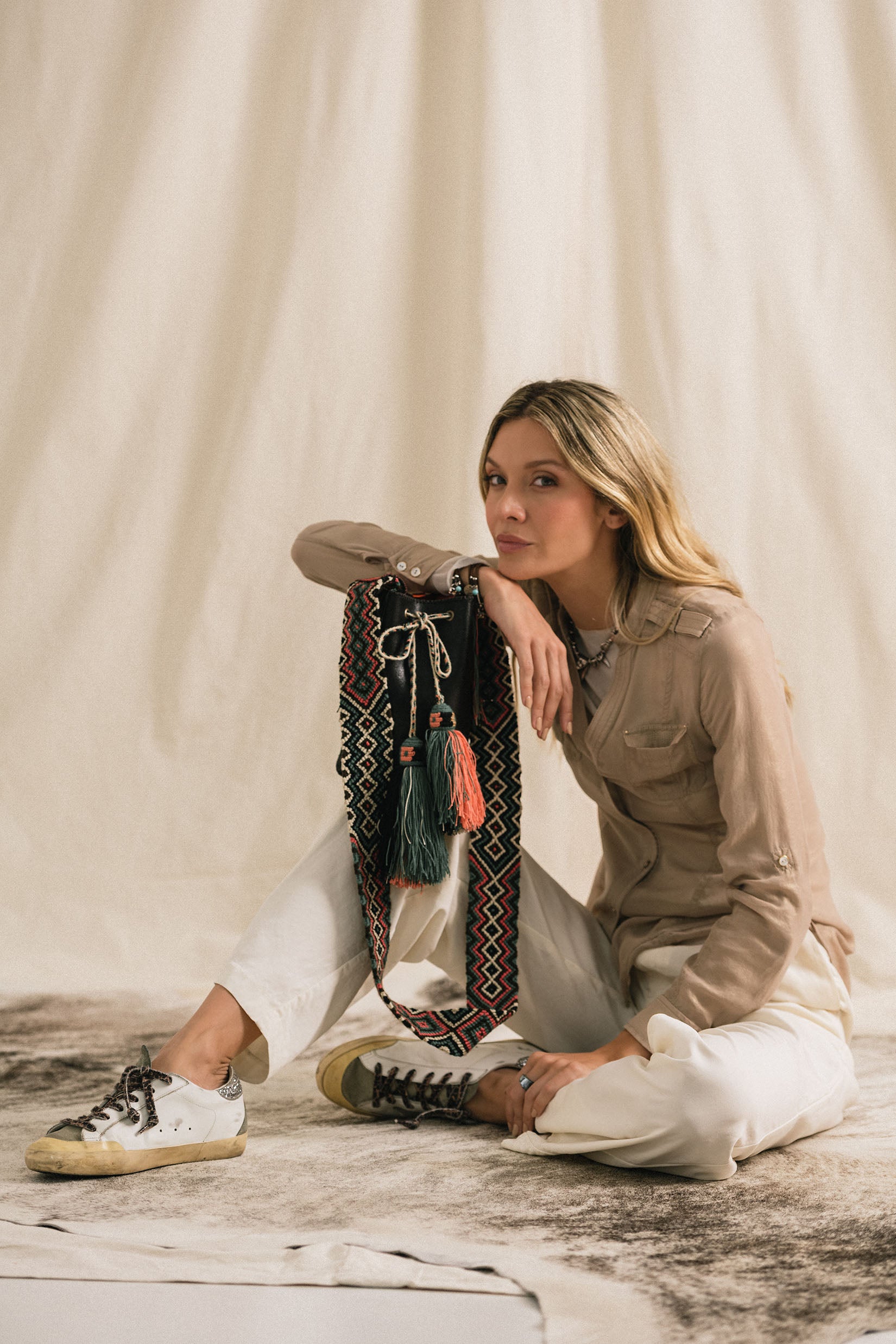 APÜNÜ BUCKET BAG SMALL / BLACK - DARK SALMON #120036