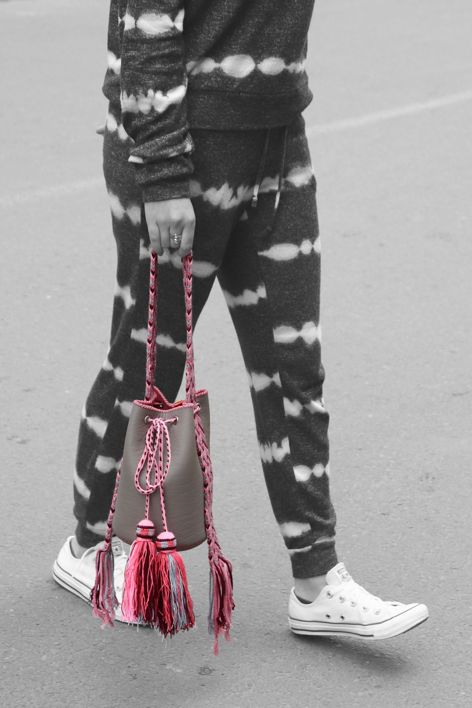 APÜNÜ BUCKET BAG SMALL / GRAY -  PINK #150010