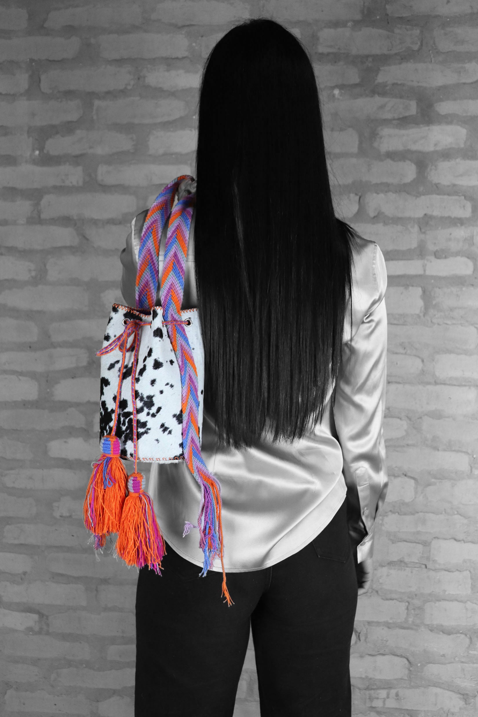 APÜNÜ BUCKET BAG SMALL FURRY / BLK&WH - LILAC #140006