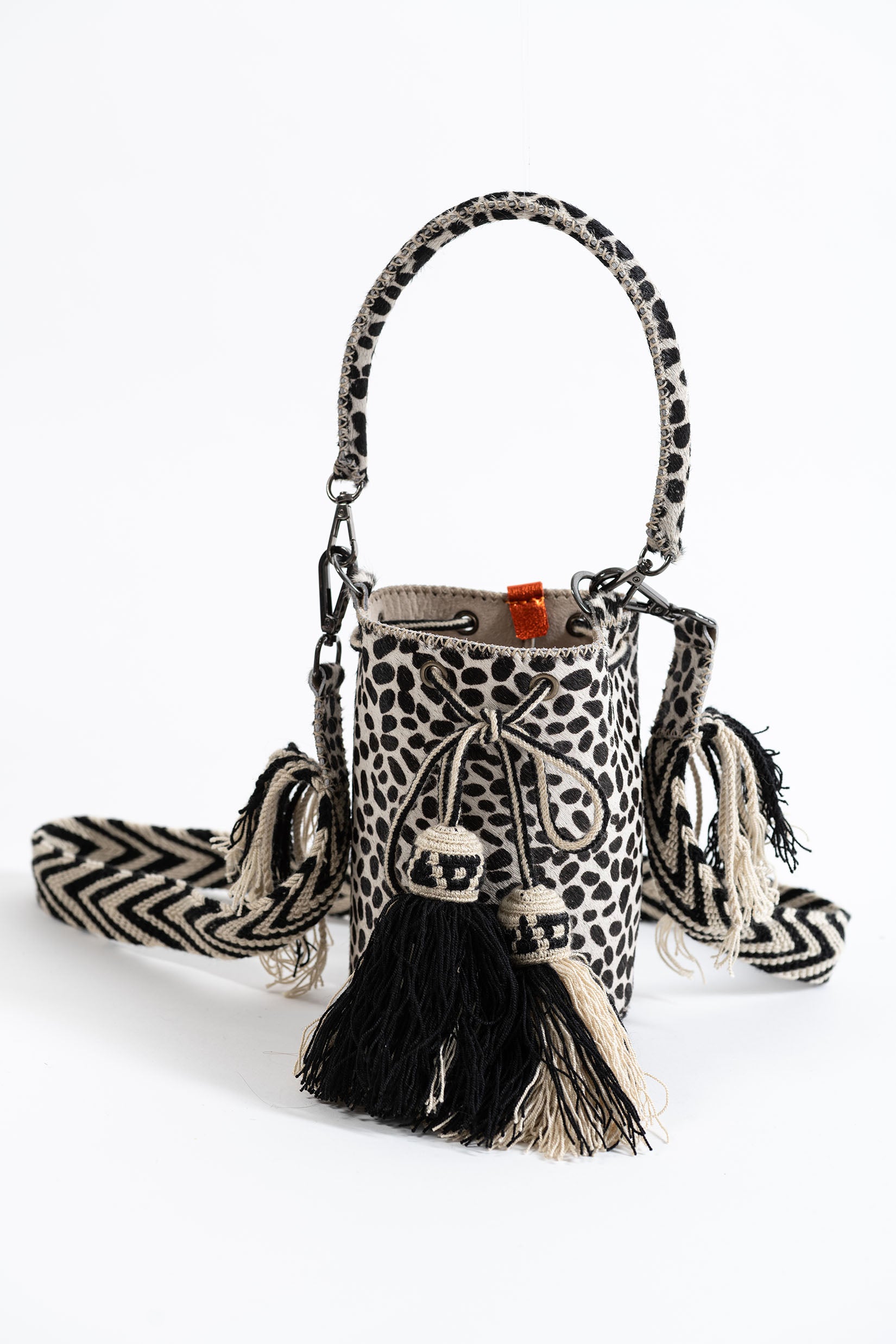 APÜNÜ BUCKET BAG X-SMALL FURRY / BLK&WHI DOTS - BEIGE #350017